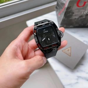 Montre mixte Guess réf. GW0500G2, mouvement quartz, boîtier 44 mm, caoutchouc – deuxième vue