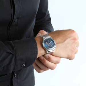 Montre mixte Maserati Ricordo réf. R8873625003, chronographe quartz, boîtier 42 mm, acier inoxydable, maille milanaise – deuxième vue